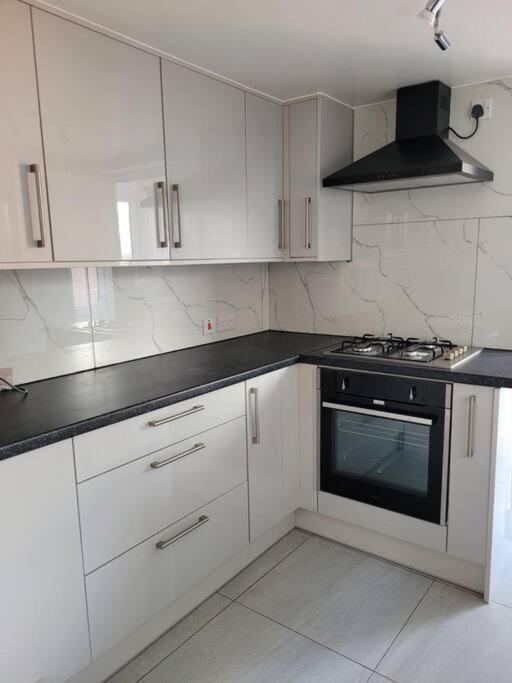 Southall Inn - Near Heathrow المظهر الخارجي الصورة